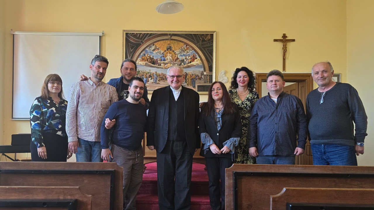 Tračak svjetla i ohrabrenja uz uskrsnu poruku nade: Biskup Rogić predvodio misu u zatvorskoj kapeli