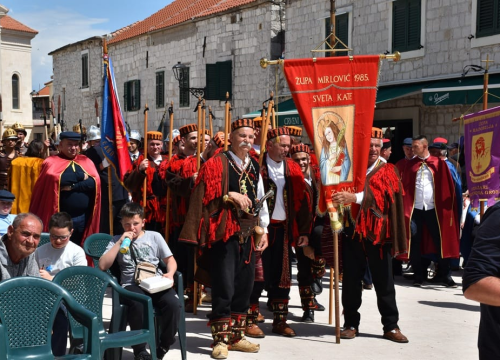 Mirlovićke žudije uprizorile uskrsne običaje na festivalu u Opuzenu