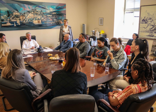 Fotografija 4 - Šibenske košarkašice posjetile gradonačelnika Burića: 'Ovaj rezultat ponos je cijelog grada'