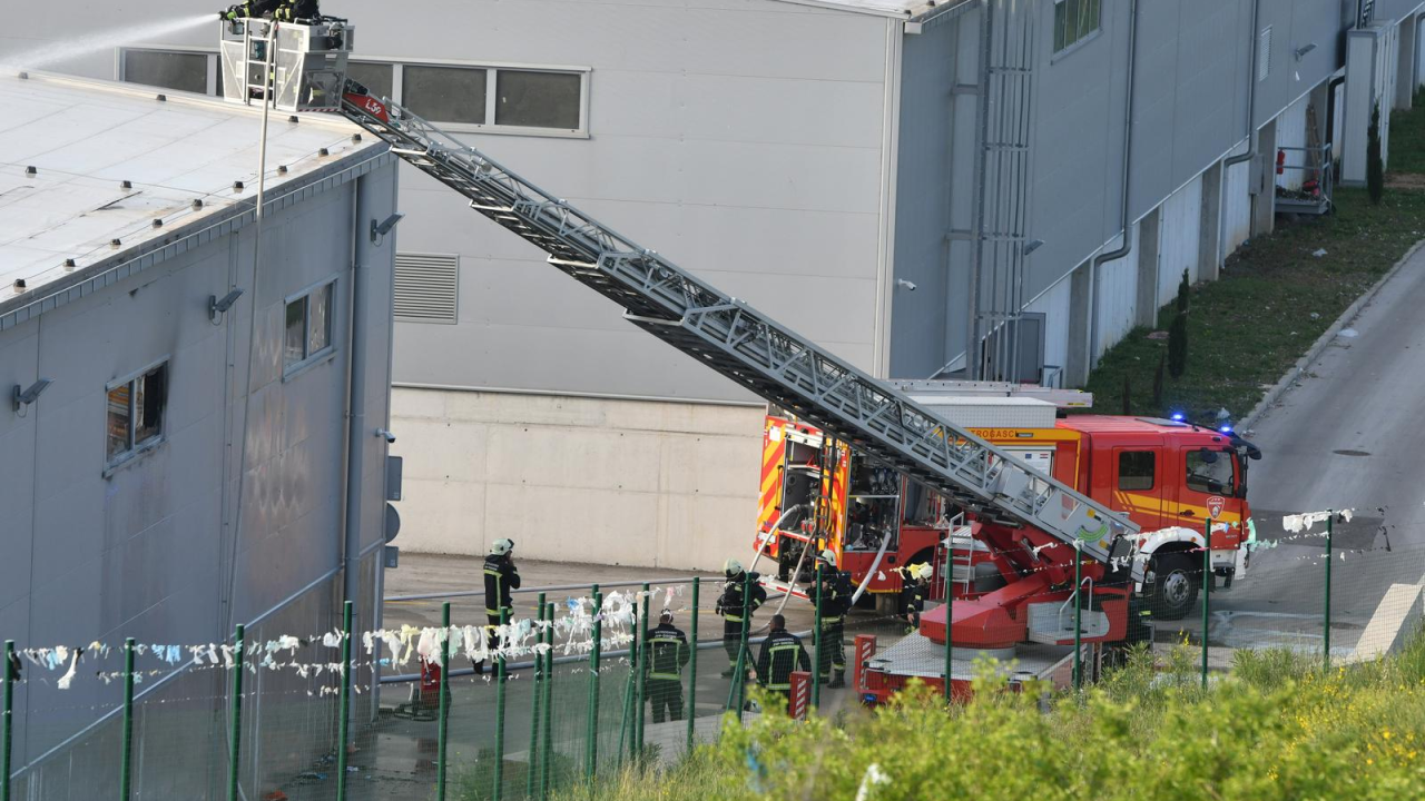 Lokaliziran požar koji je izbio na Bikarcu