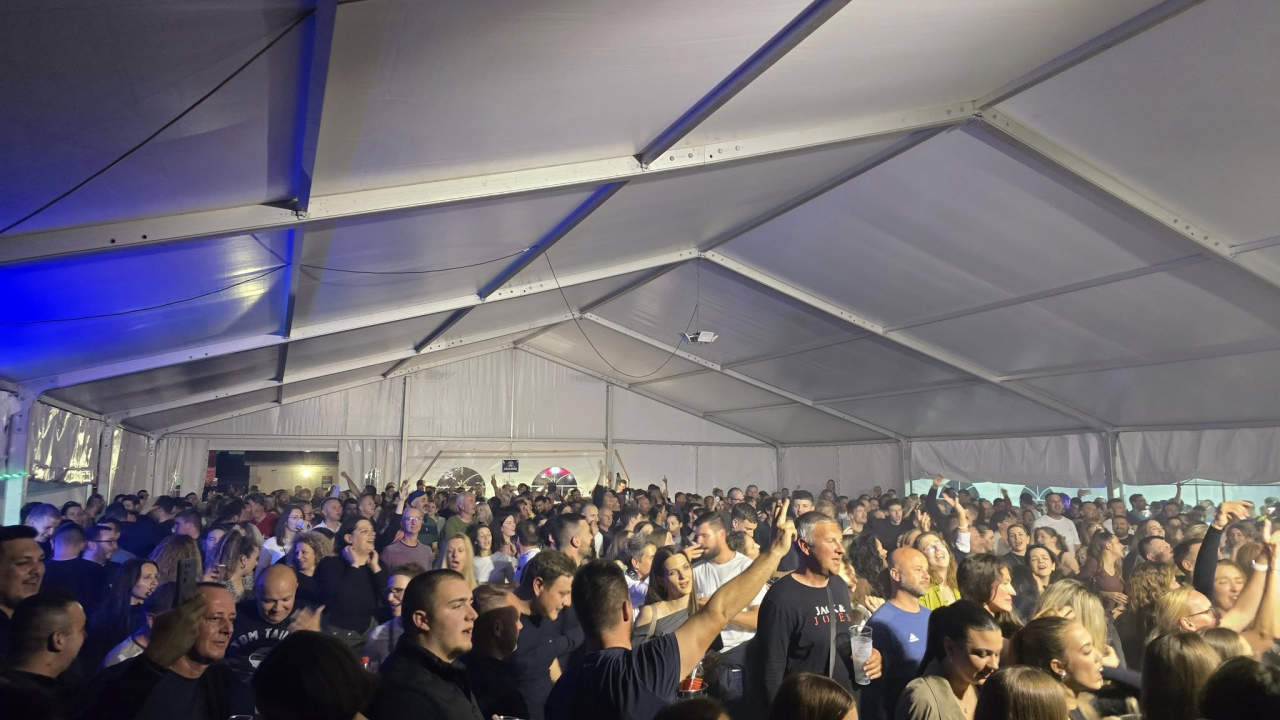 Jurjevo u Pirovcu: Petar Grašo oduševio publiku, nastavak fešte večeras