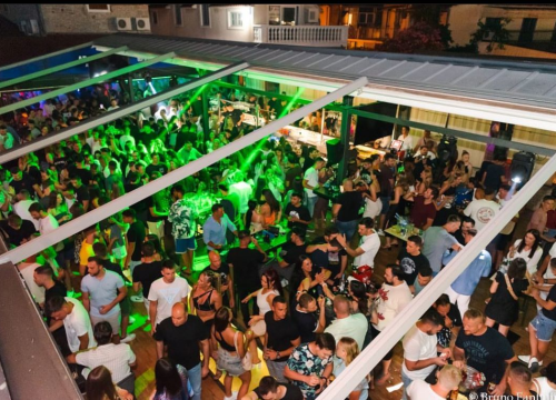 Vrijeme je za dobru spizu i dalmatinsku pismu: Ivica Sikirić Ićo nastupa u Makini