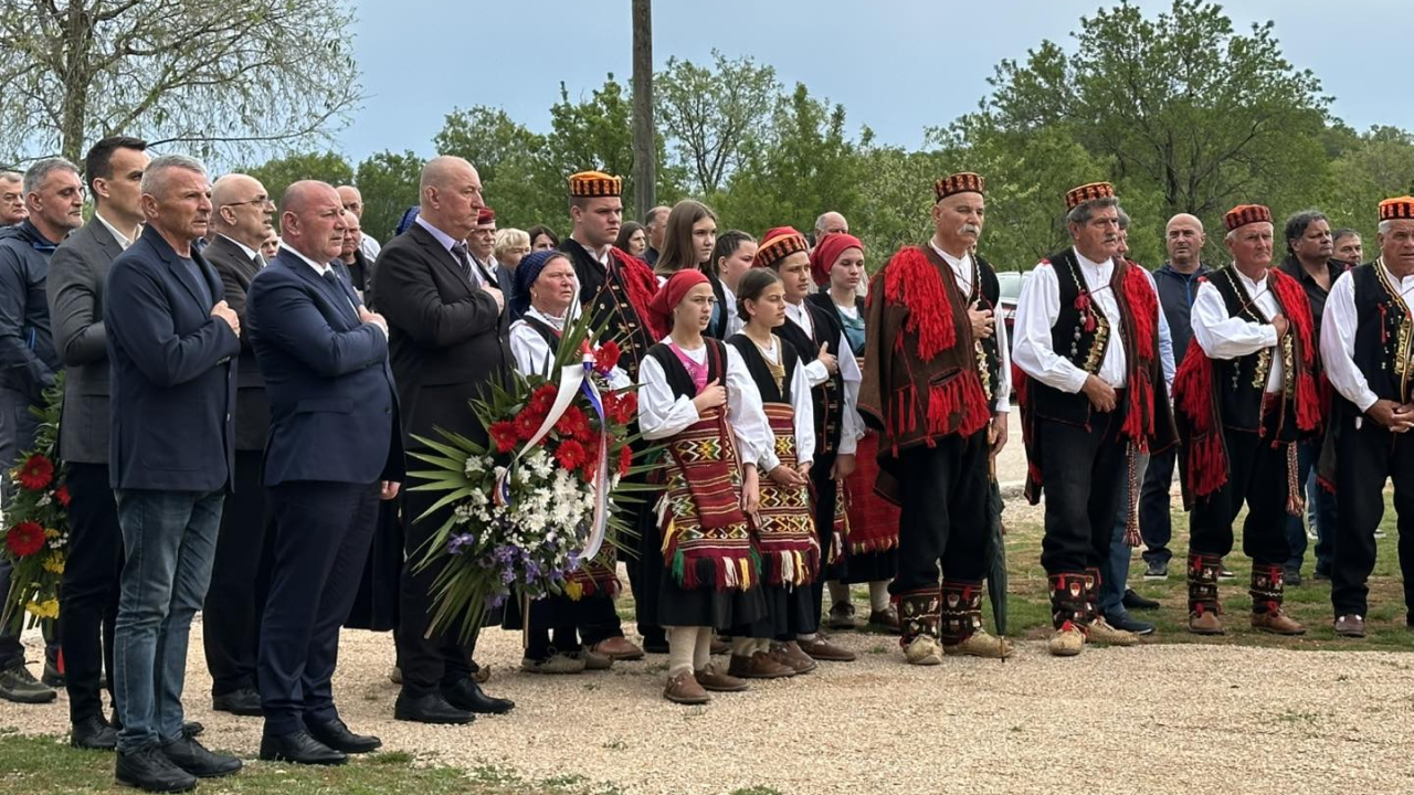 U Mirlović Zagori otkriven spomenik poginulim braniteljima