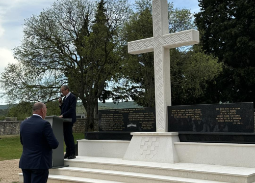 Fotografija 7 - U Mirlović Zagori otkriven spomenik braniteljima