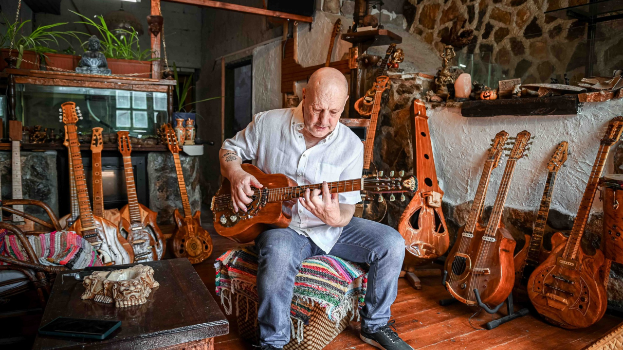 Srđan Trojan šibenski je električar i majstor izrade gitara: 'Radim instrumente za sebe, za svoju dušu i za prijatelje'