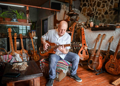 Srđan Trojan šibenski je električar i majstor izrade gitara: 'Radim instrumente za sebe, za svoju dušu i za prijatelje'