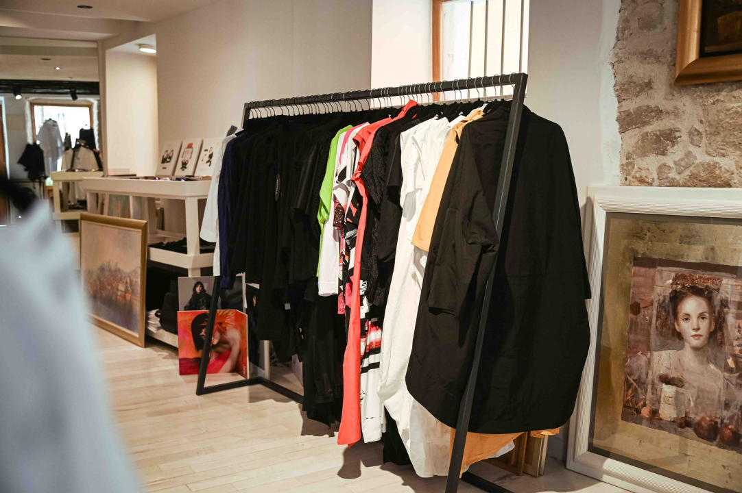 U Galeriji Juraj Dalmatinac ulovite remek djela poznatih hrvatskih slikara po pristupačnim cijenama