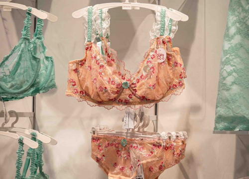 Fotografija 21 - FOTO Pripreme za ljeto u Šibeniku: Donosimo ponudu dućana iz centra grada!