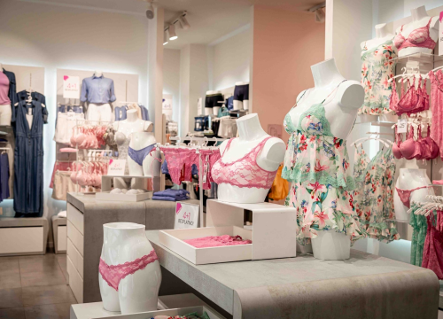 Fotografija 22 - FOTO Pripreme za ljeto u Šibeniku: Donosimo ponudu dućana iz centra grada!