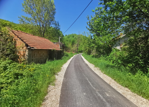 Fotografija 2 - Gradu Kninu odobrena sredstava za asfaltiranje cesta u Golubiću i Strmici