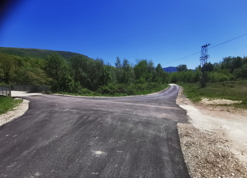 Fotografija 3 - Gradu Kninu odobrena sredstava za asfaltiranje cesta u Golubiću i Strmici
