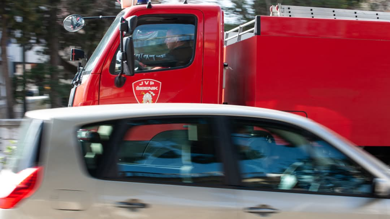 Prometna nesreća na autocesti između Šibenika i Skradina: Šibenski vatrogasci izašli na teren