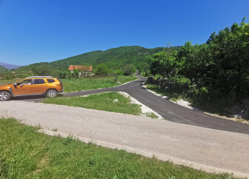 Fotografija 7 - Gradu Kninu odobrena sredstava za asfaltiranje cesta u Golubiću i Strmici