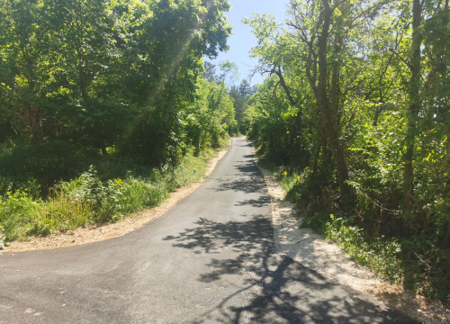 Fotografija 8 - Gradu Kninu odobrena sredstava za asfaltiranje cesta u Golubiću i Strmici