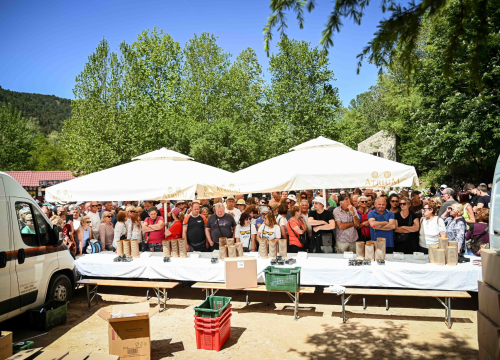 Fotografija 19 - FOTO Uz podjelu fažola obilježen Praznik rada: 'Svim dragim posjetiteljima NP Krka željeli smo danas osigurati ručak'