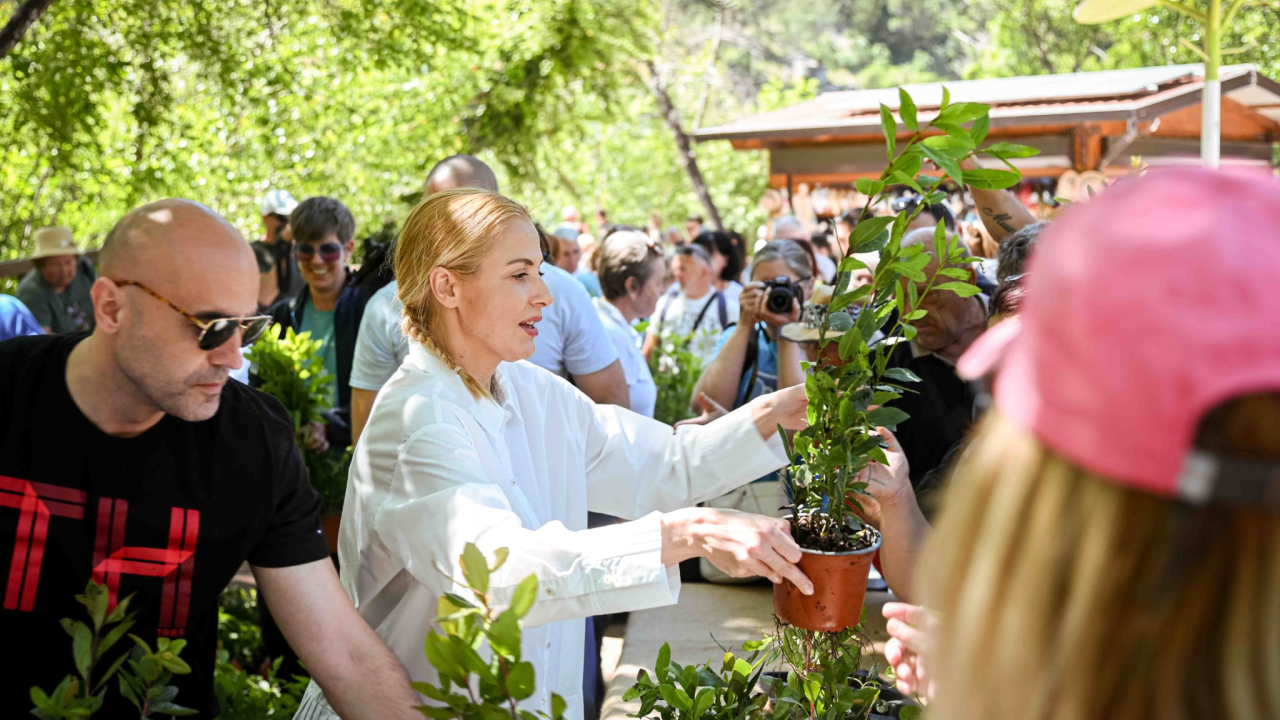 Podijeljeno 1500 sadnica lavande, mirte i lovora: Akcija ‘Rastemo zajedno’ treću godinu zaredom u NP Krka
