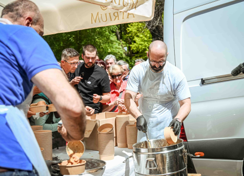 Fotografija 12 - FOTO Uz podjelu fažola obilježen Praznik rada: 'Svim dragim posjetiteljima NP Krka željeli smo danas osigurati ručak'