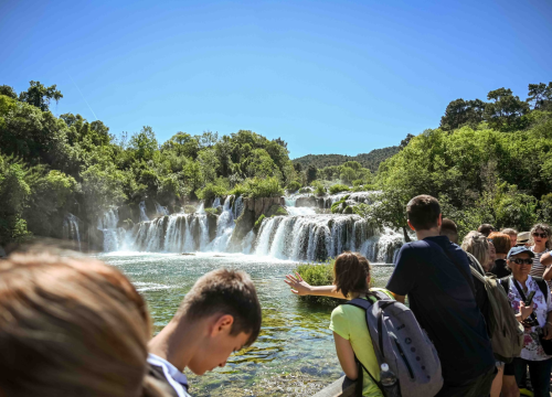 Fotografija 32 - FOTO Uz podjelu fažola obilježen Praznik rada: 'Svim dragim posjetiteljima NP Krka željeli smo danas osigurati ručak'