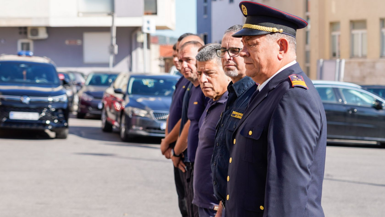 Polaganjem vijenaca vatrogasci odali počast stradalim i preminulim kolegama