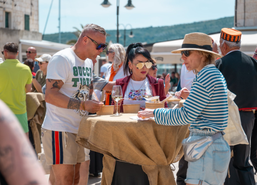 Fotografija 18 - 'Taste like...marenda' u Primoštenu: U dobroj hrani i zabavnom programu uživali i domaći i furešti