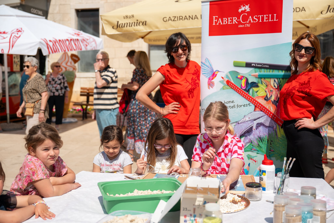 'Taste like...marenda' u Primoštenu: U dobroj hrani i zabavnom programu uživali i domaći i furešti