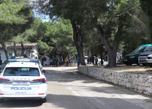 Nezabilježen slučaj: Odgođeno rušenje kućica u kampu Jazina u Tisnom