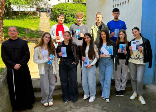 Fotografija 8 - Učenici drniške srednje škole Ivana Meštrovića obilježili Dan Europe