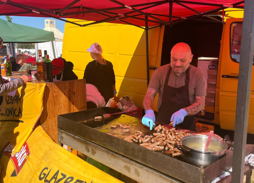 Fotografija 23 - Mirisi janjca i šušur tradicije: Ekipa ŠibenikIN-a jutros na benkovačkom sajmu