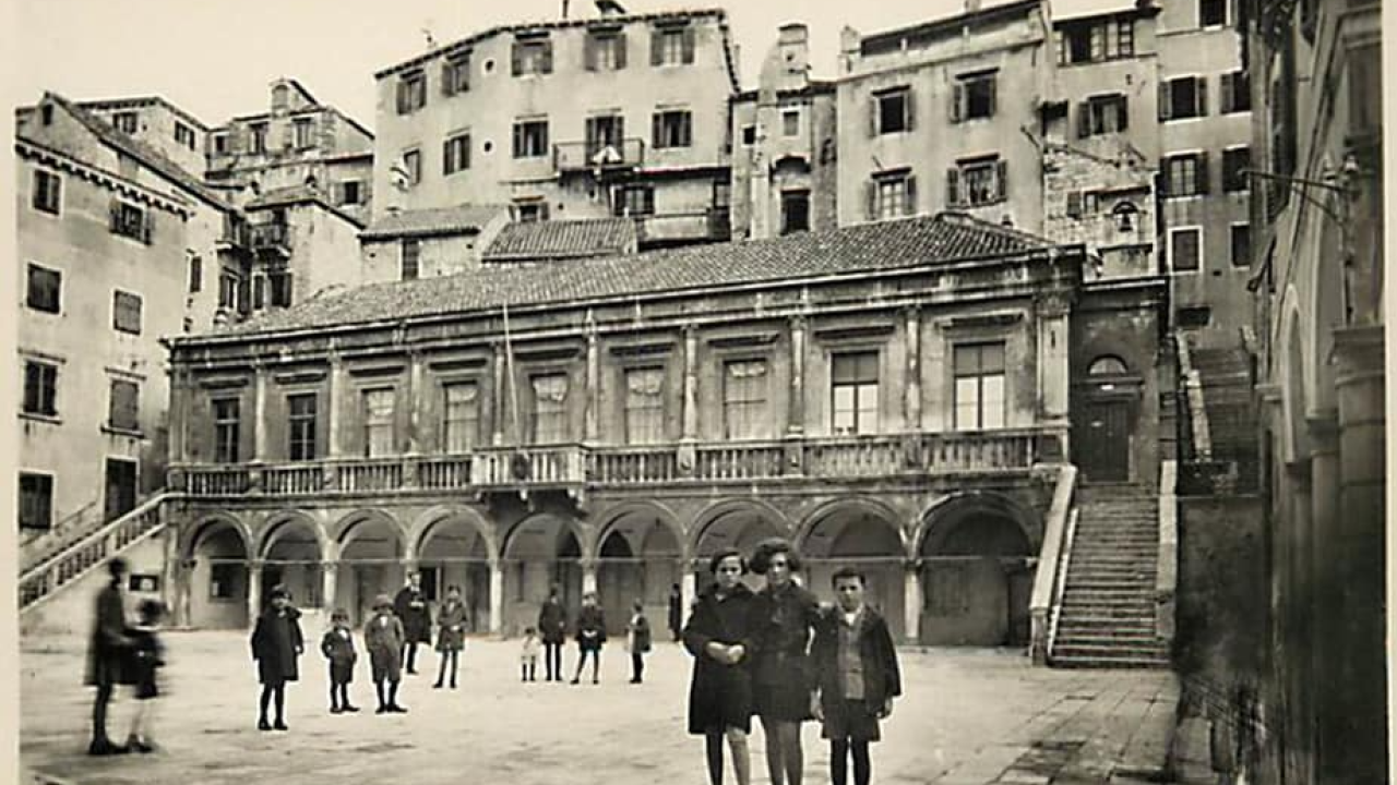 Šibenski leksikon: Žmroknija je dvi žvonjke i otiša igrat na žmirale