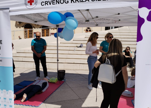 Fotografija 1 - Studij sestrinstva u Šibeniku slavi drugi rođendan: Mjerio se tlak i šećer, vježbala se prva pomoć