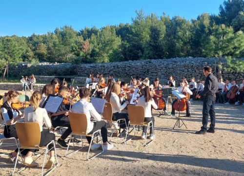 Fotografija 6 -  Učenici šibenske i omiške glazbene škole priredili nezaboravan koncert u kanalu sv. Ante