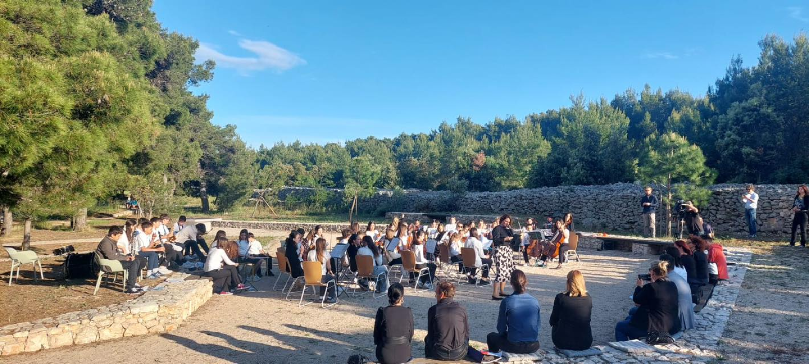Učenici šibenske i omiške glazbene škole priredili nezaboravan koncert u kanalu sv. Ante