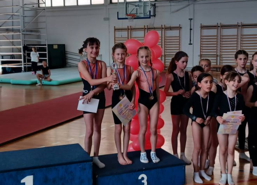 Fotografija 9 - Gimnastičarke Dišpeta uspješne na natjecanju u Dubrovniku