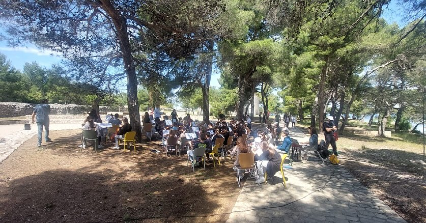 Učenici šibenske i omiške glazbene škole priredili nezaboravan koncert u kanalu sv. Ante