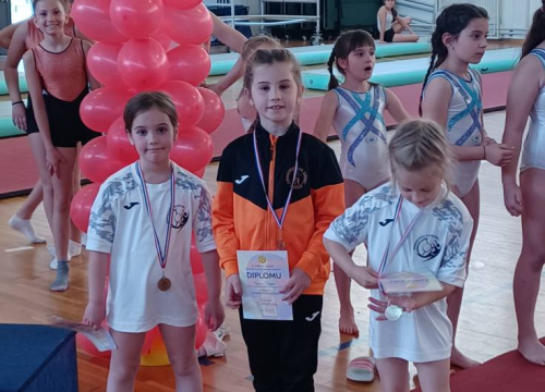 Fotografija 11 - Gimnastičarke Dišpeta uspješne na natjecanju u Dubrovniku