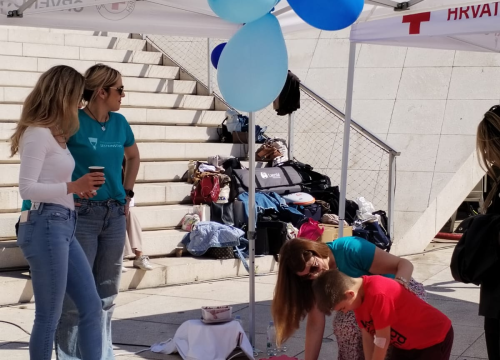 Fotografija 7 - Studij sestrinstva u Šibeniku slavi drugi rođendan: Mjerio se tlak i šećer, vježbala se prva pomoć