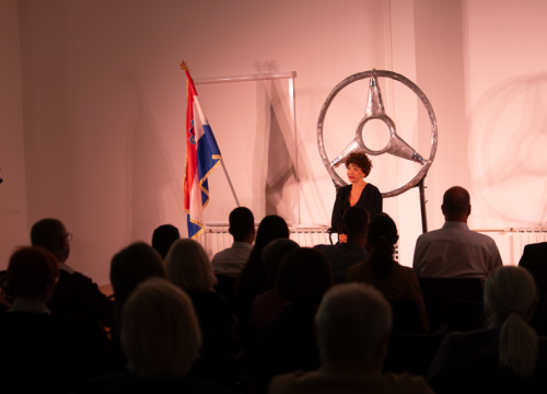 Fotografija 1 - Paško Rakić Kninu poklonio kazališnu večer umjesto političkog skupa