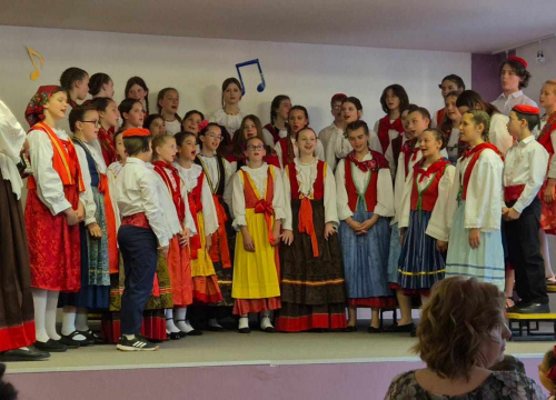 U Drnišu održan susret zborova osnovnih škola Šibensko-kninske županije