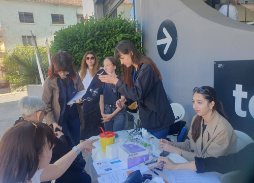 Fotografija 5 - Učenice Medicinske škole sudjelovale u obilježavanju Hrvatskog dana šećerne bolesti