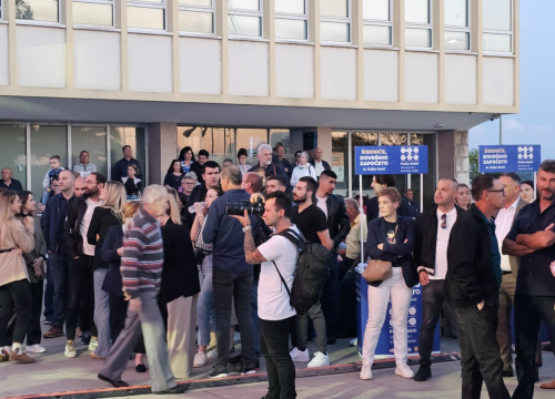 Fotografija 10 - HDZ Šibensko-kninske županije proslavio 35. obljetnicu: Finale slavlja uz šibenski koncert 'Četiri Tenora'