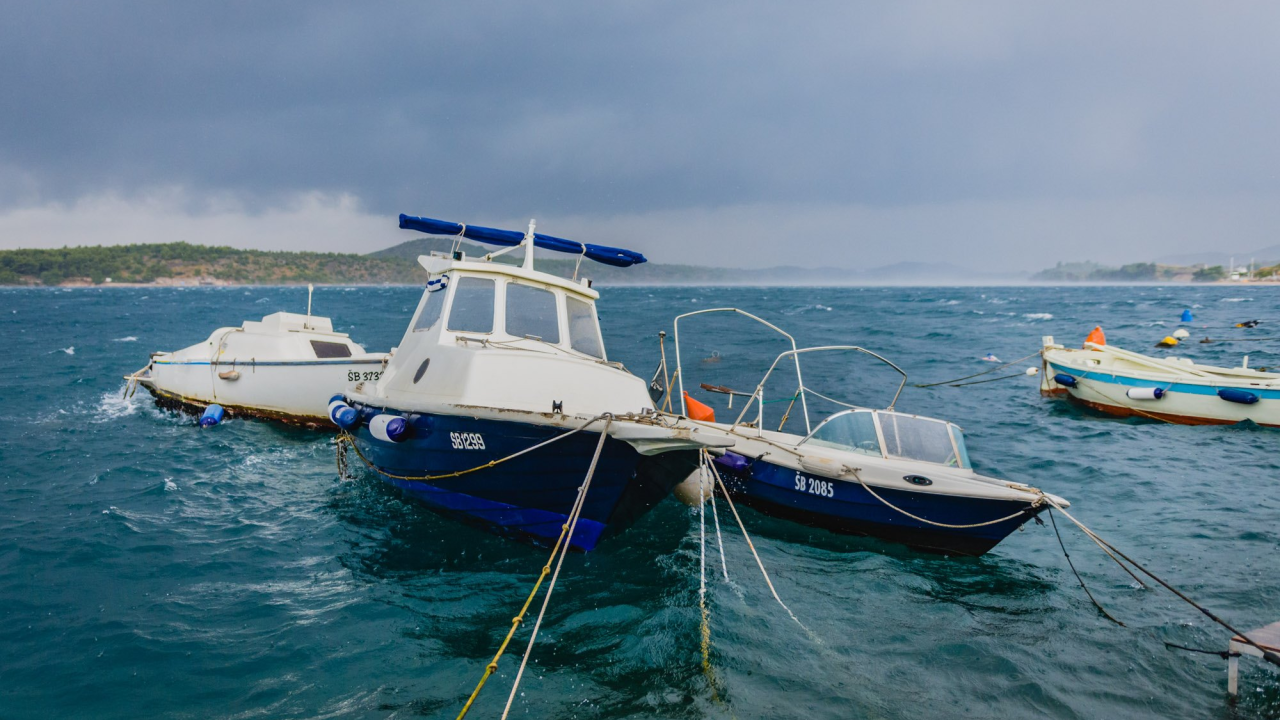 Jako nevrijeme zahvatilo Zagreb i okolicu te Slavoniju. Tijekom večeri na Jadranu će zapuhati olujna bura