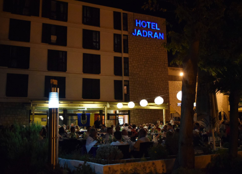 Na terasi hotela Jadran održat će se predstavljanje monografije 'Šibenski turizam 1844.-2024.'