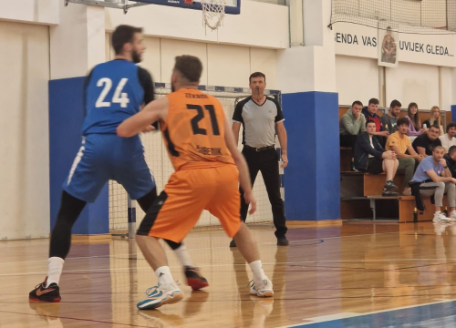 Fotografija 1 - Karika osvojila Šibensku rekreativnu košarkašku ligu