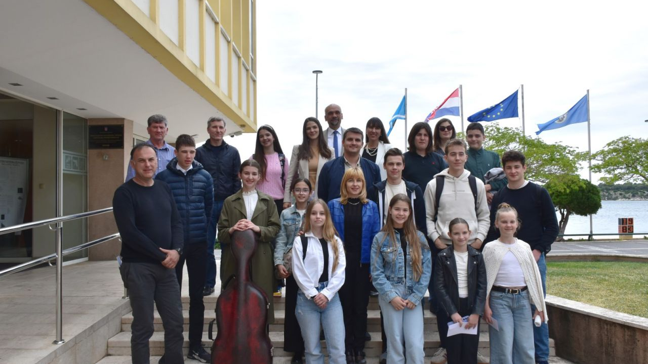 Najuspješniji učenici na prijemu kod župana: ‘Budite ponosni na sebe kao što smo mi ponosni na vas’