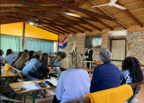 Fotografija 1 - Učenici iz Drniša sudjelovali u stvaranju održive budućnosti na Krapnju