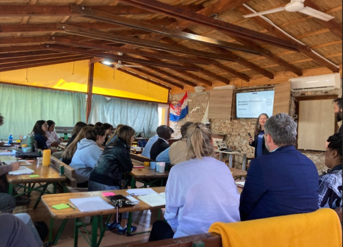 Fotografija 2 - Učenici iz Drniša sudjelovali u stvaranju održive budućnosti na Krapnju