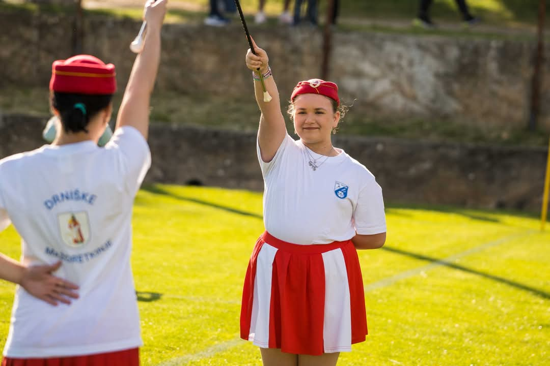 Drniške mažoretkinje prvi put otvorile utakmicu