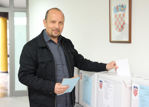 Fotografija 3 - Kandidati za župane i gradonačelnike izašli na izbore