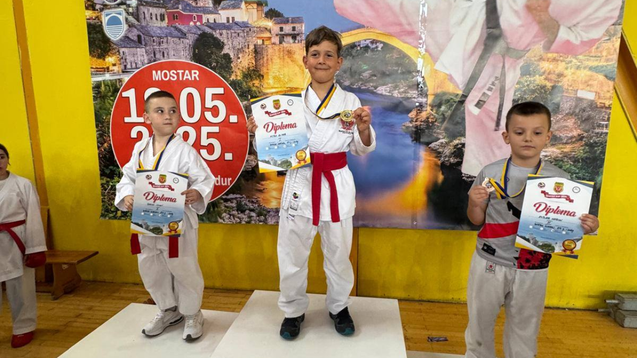 Karatašima Phoenixa 20 medalja na 'Mostar Kupu'