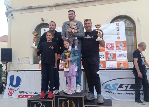 Fotografija 4 - FOTO Auto karting klub Rogoznica uzeo tri pojedinačne i jednu ekipnu medalju na 'Nagradi Grada Skradina'